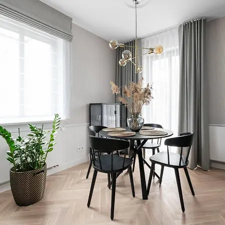 W Sercu Warszawy Apartamenty Warszawa Zewnętrze zdjęcie