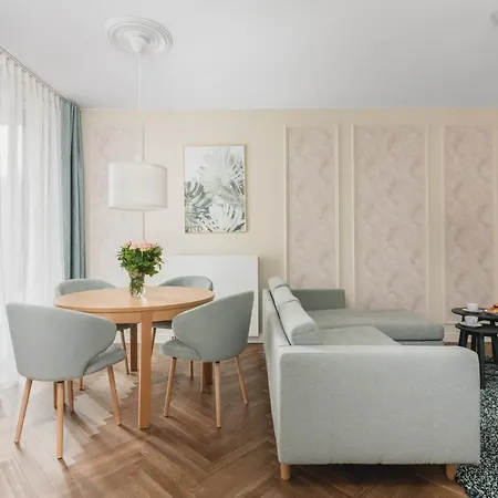 W Sercu Warszawy Apartamenty Warszawa Zewnętrze zdjęcie