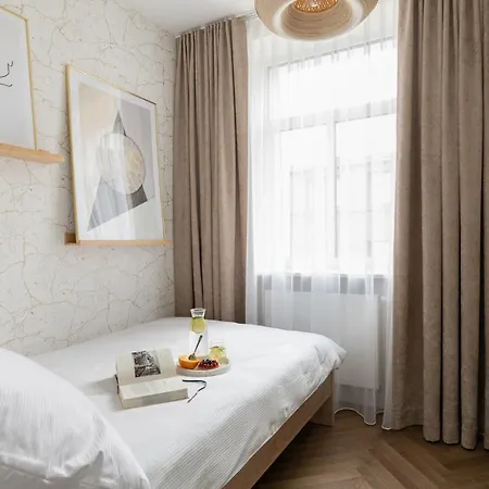 W Sercu Warszawy Apartamenty Warszawa Zewnętrze zdjęcie